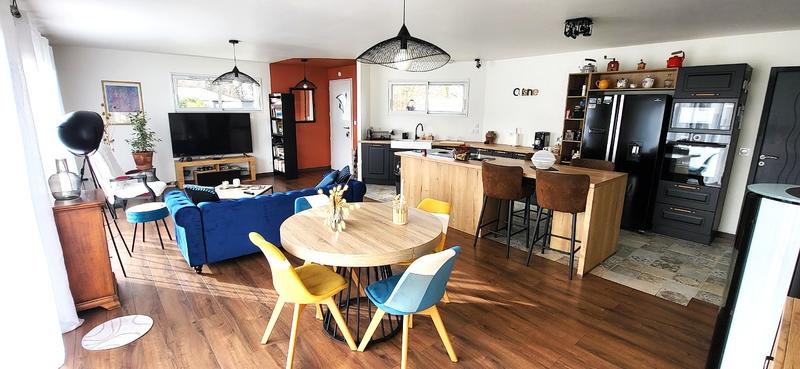 Maison - 104 m² - 4 pièces