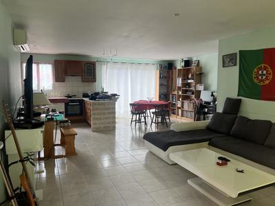 Propriété - 90 m² - 4 pièces