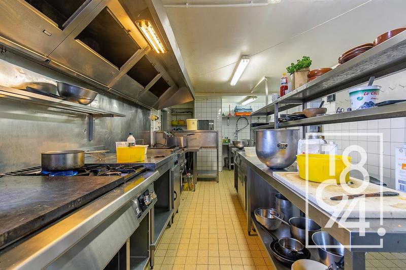Hôtellerie / Restauration - 258 m²