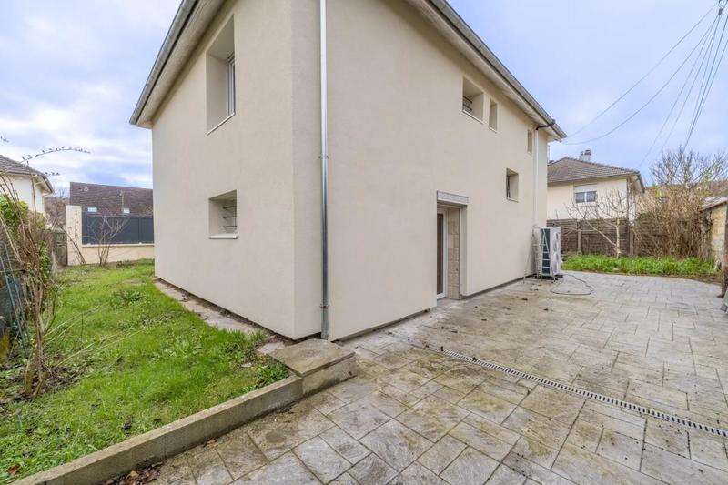 Maison - 118 m² - 6 pièces