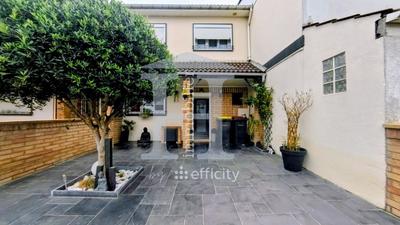 Maison - 85 m² - 4 pièces