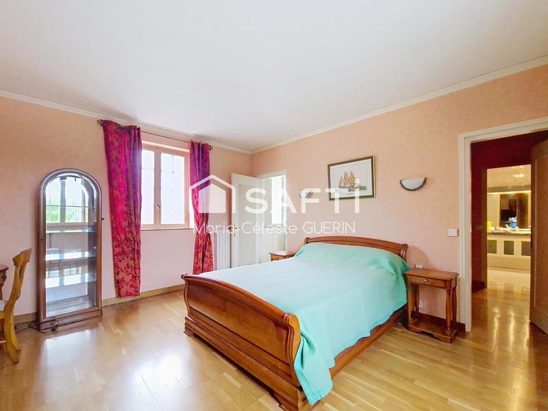 Maison - 248 m² - 7 pièces