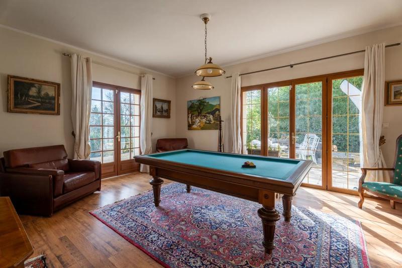 Château - 370 m² - 11 pièces