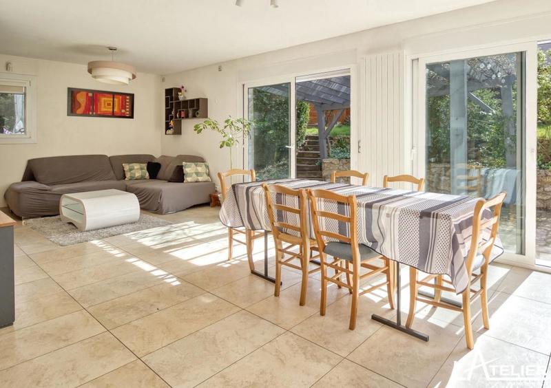 Maison - 169 m² - 9 pièces