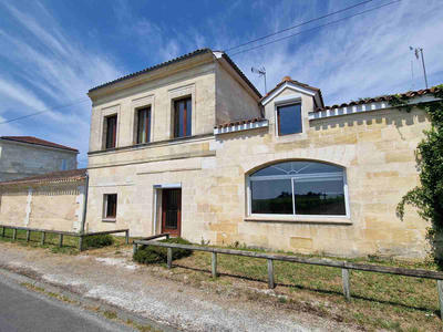Maison - 229 m² - 8 pièces