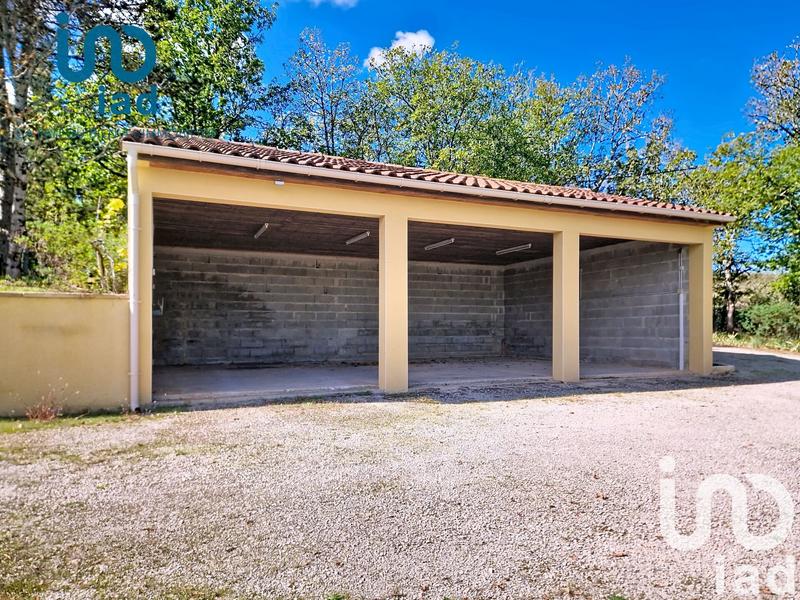 Maison - 201 m² - 7 pièces