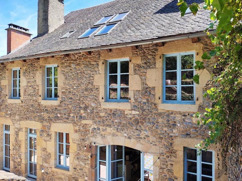 Maison - 372 m² - 8 pièces