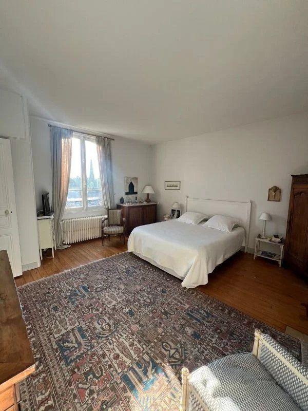 Maison - 200 m² - 9 pièces