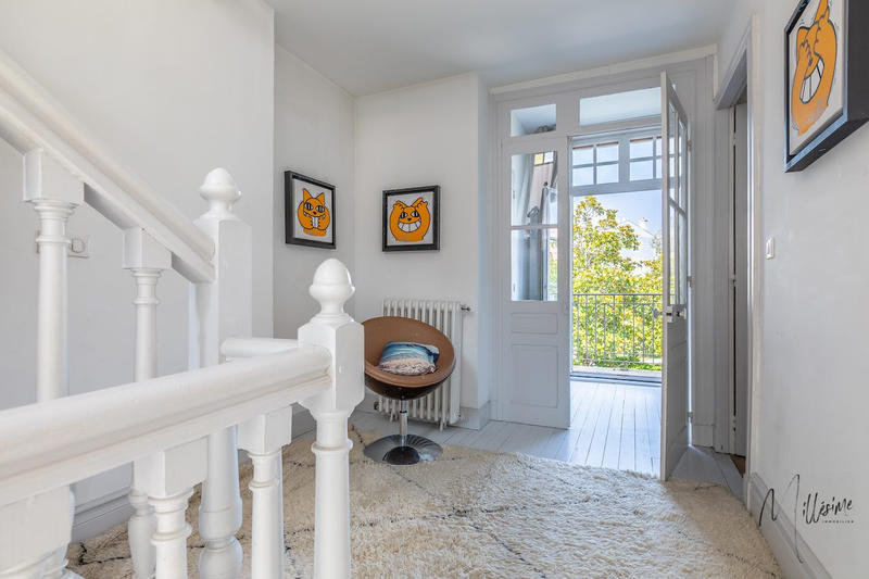 Maison - 257 m² - 7 pièces