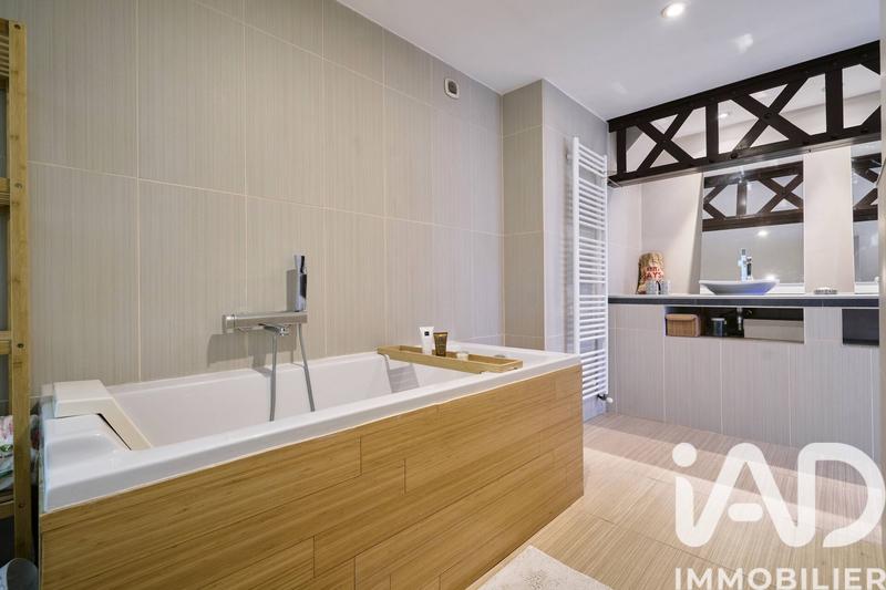 Loft - 210 m² - 5 pièces