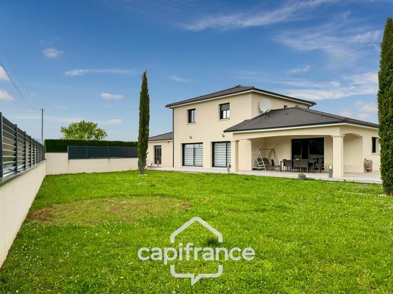 Maison - 275 m² - 7 pièces