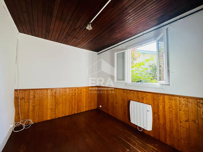 Maison - 183 m² - 11 pièces