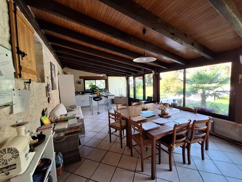 Maison - 425 m² - 11 pièces