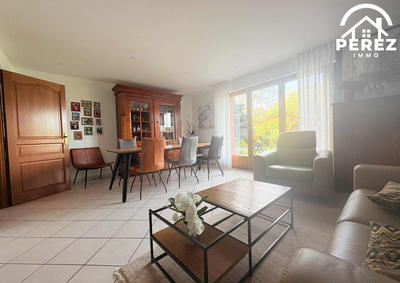 Maison - 90 m² - 5 pièces