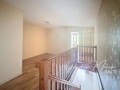 Maison - 99 m² - 4 pièces