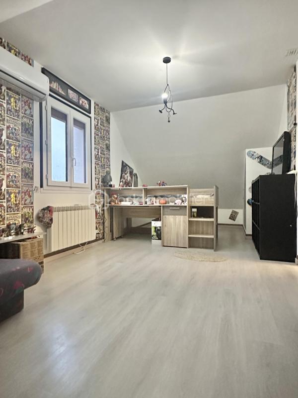 Pavillon - 150 m² - 7 pièces