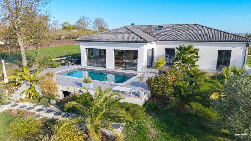 Maison - 180 m² - 5 pièces