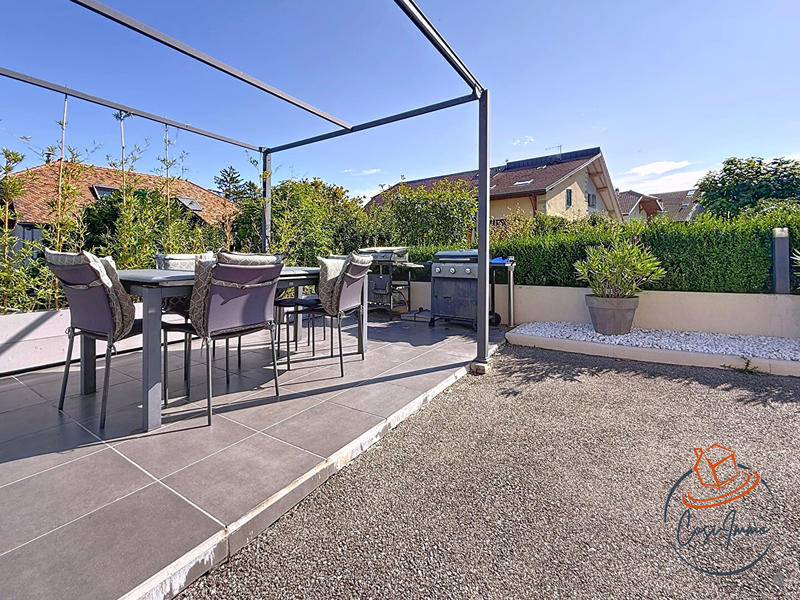 Maison - 240 m² - 7 pièces