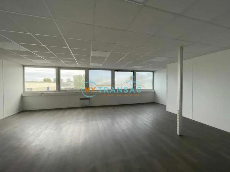 Entrepôt - 5 473 m²
