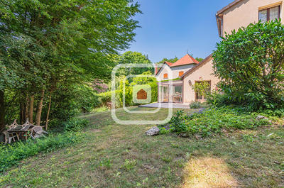 Maison - 183 m² - 8 pièces