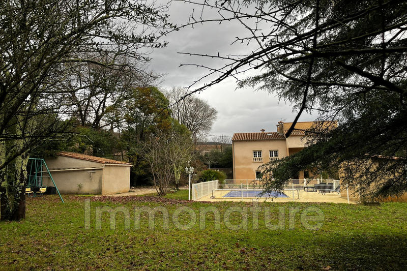 Villa - 251 m² - 2 pièces
