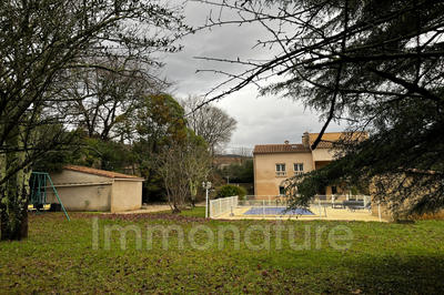 Villa - 251 m² - 2 pièces