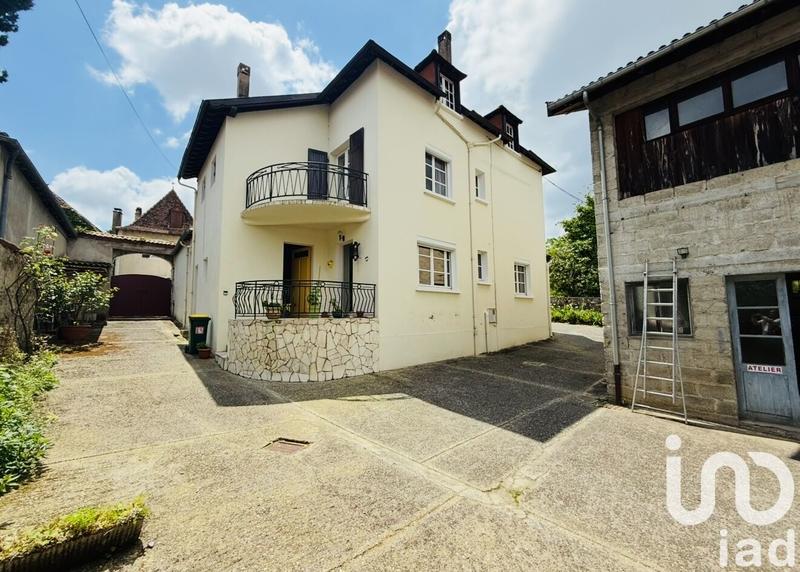 Maison - 288 m² - 12 pièces