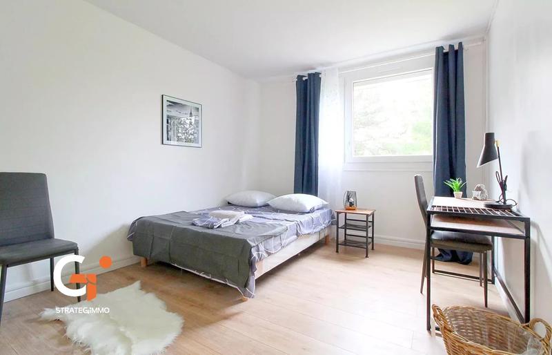 Chambre - 10 m² - 6 pièces