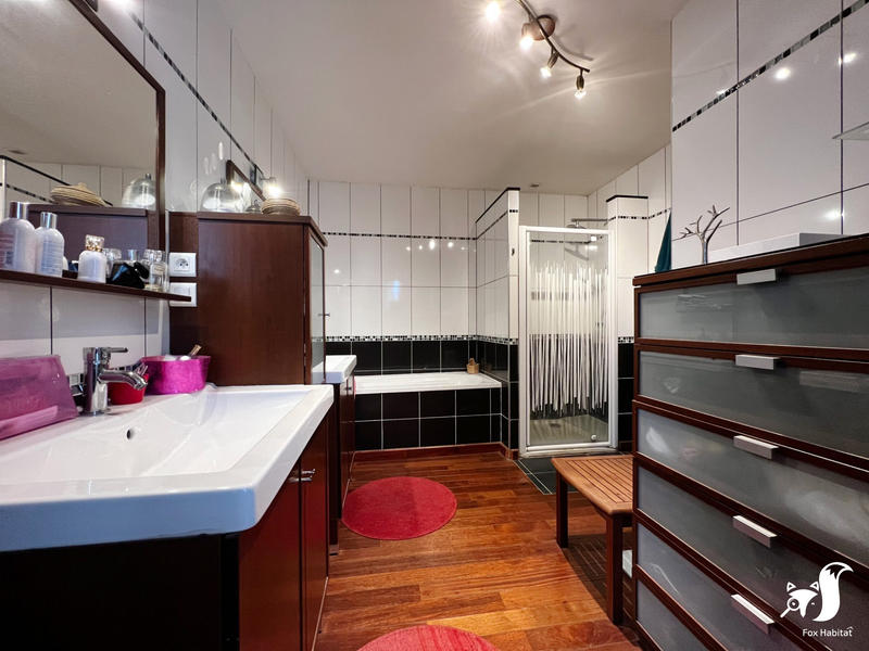 Maison ancienne - 195 m² - 6 pièces