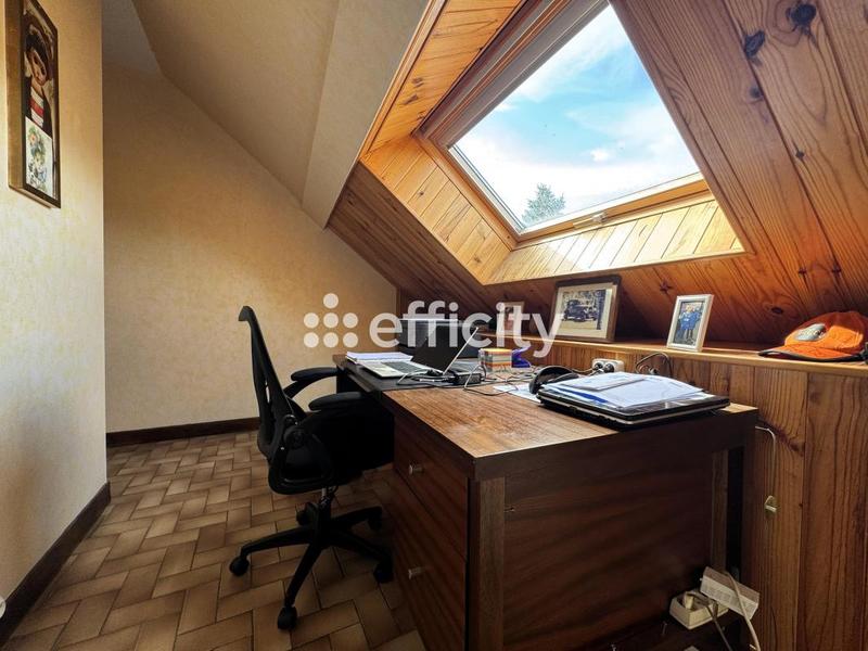 Maison - 215 m² - 8 pièces