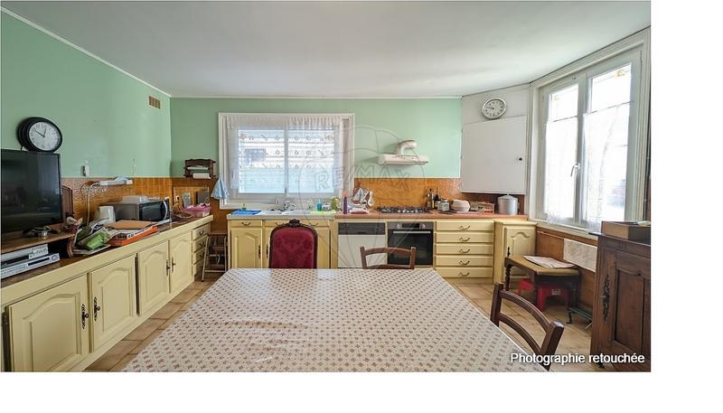 Maison - 280 m² - 10 pièces