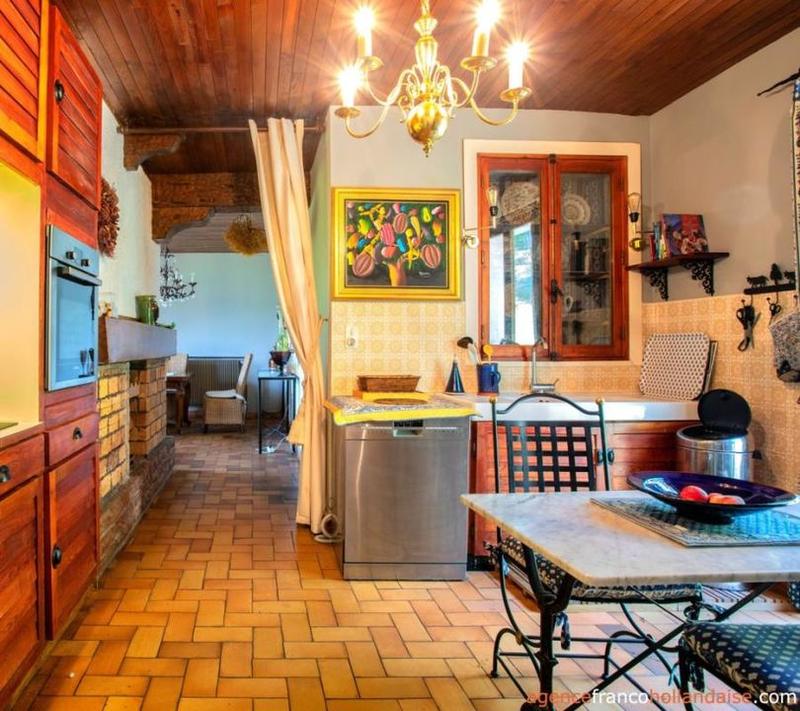 Villa - 216 m² - 8 pièces