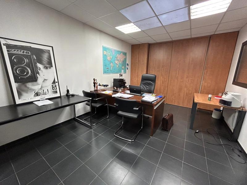 Bureau - 352 m² - 9 pièces