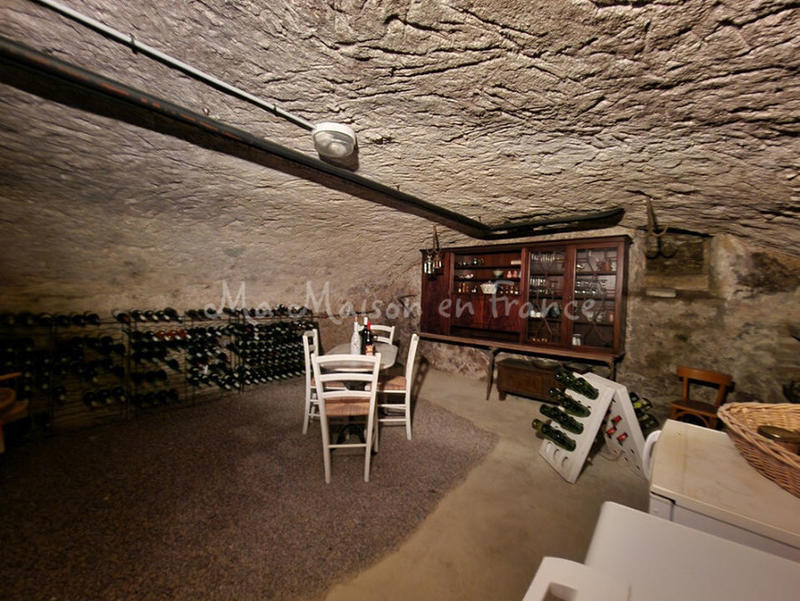 Maison - 210 m² - 9 pièces