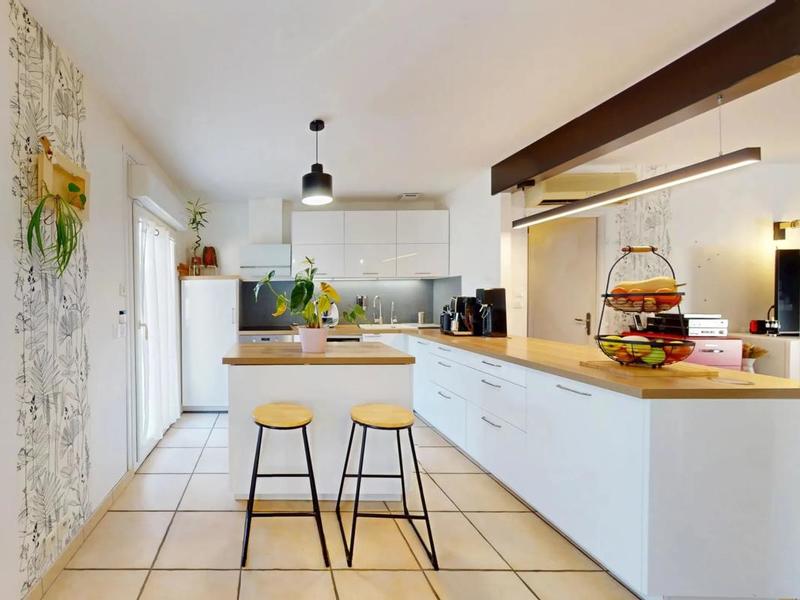 Maison - 106 m² - 6 pièces