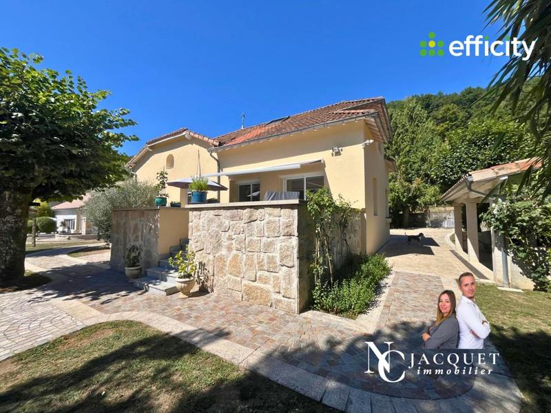 Maison - 275 m² - 7 pièces