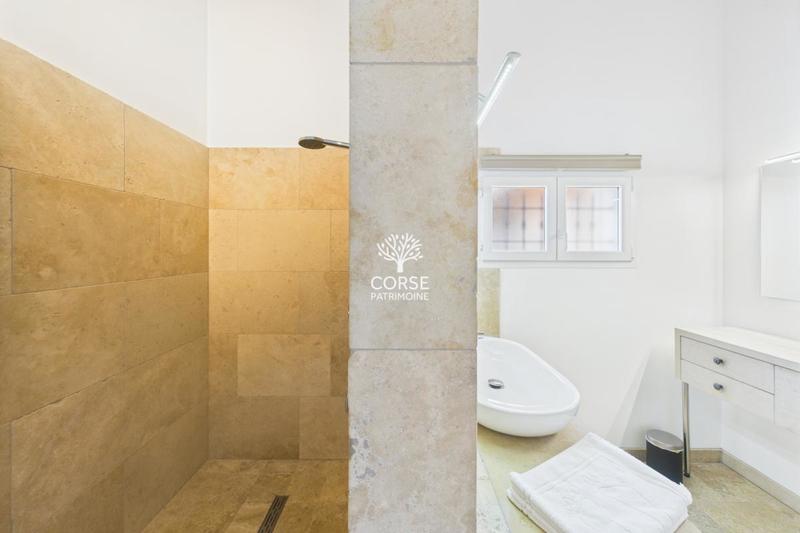 Villa - 325 m² - 11 pièces