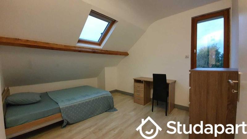 Chambre - 11 m² - 1 pièce