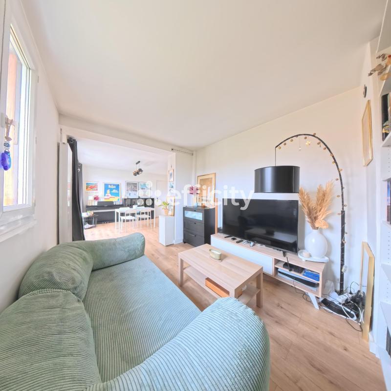 Appartement - 64 m² - 4 pièces