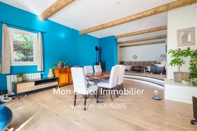 Maison - 210 m² - 6 pièces