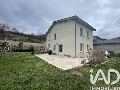 Maison - 92 m² - 4 pièces