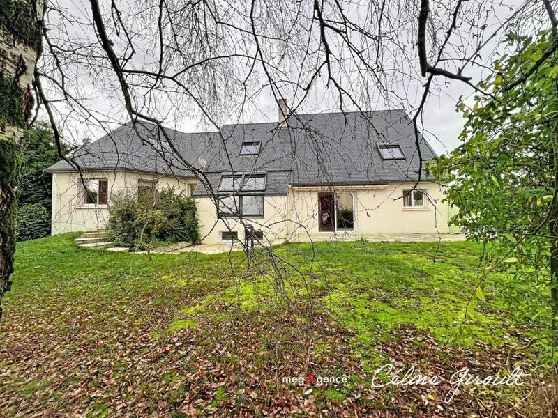 Maison traditionnelle - 213 m² - 9 pièces