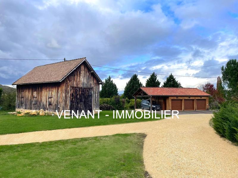 Villa - 457 m² - 16 pièces