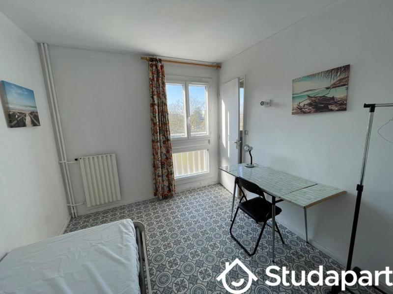 Chambre - 10 m² - 1 pièce