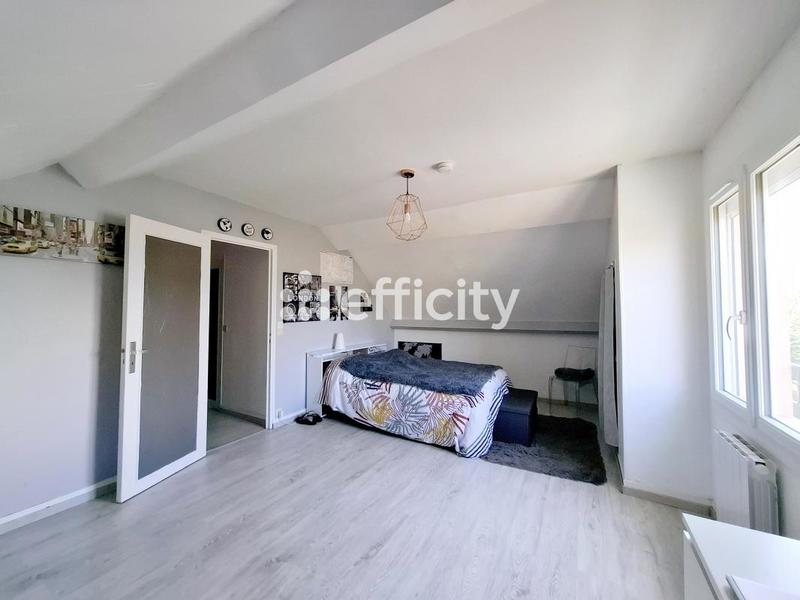 Maison - 138 m² - 7 pièces