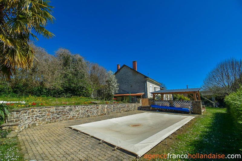 Maison en pierre - 97 m² - 6 pièces