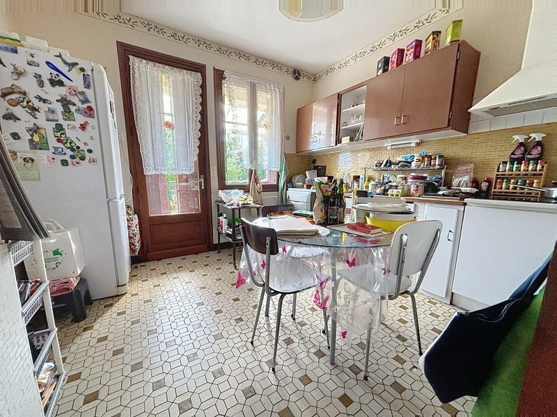 Maison - 210 m² - 8 pièces