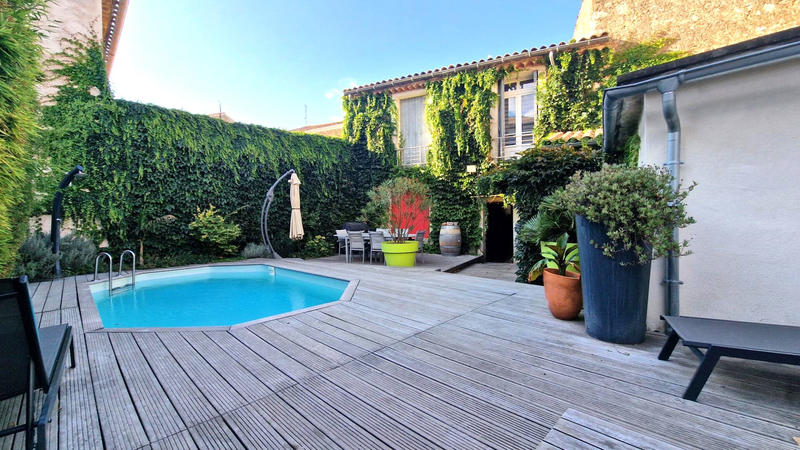 Maison - 240 m² - 7 pièces