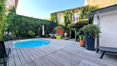 Maison - 240 m² - 7 pièces