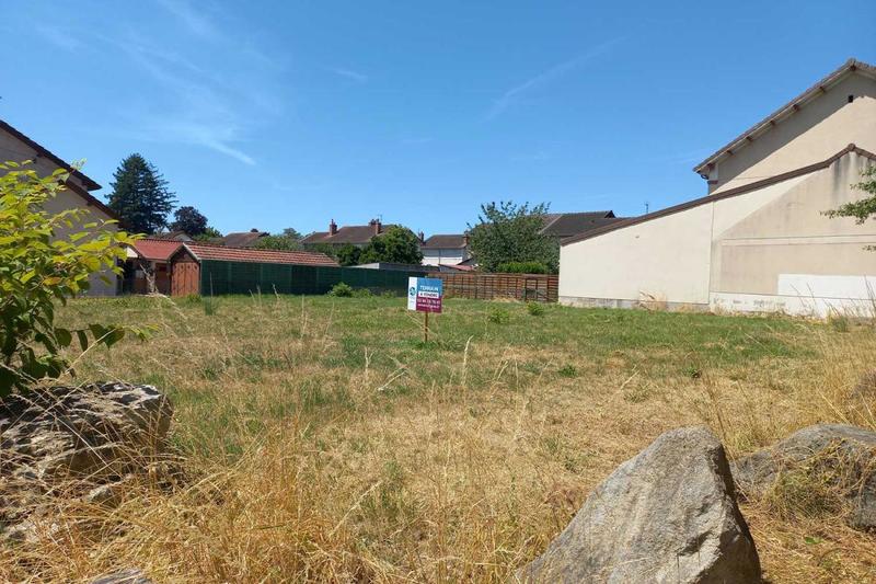 Terrain constructible - 857 m²